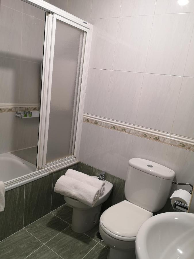 Hostal Carbonara A Coruna Bagian luar foto