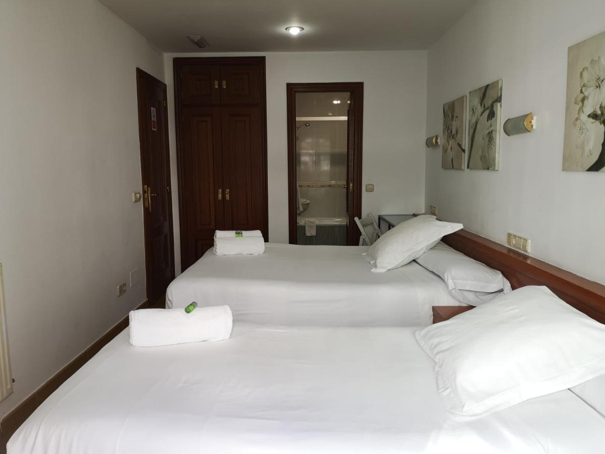 Hostal Carbonara A Coruna Bagian luar foto