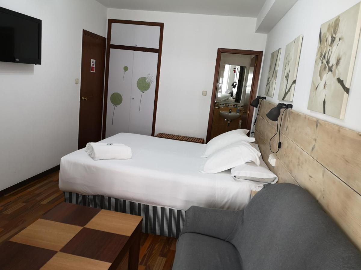 Hostal Carbonara A Coruna Bagian luar foto