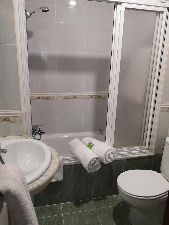 Hostal Carbonara A Coruna Bagian luar foto