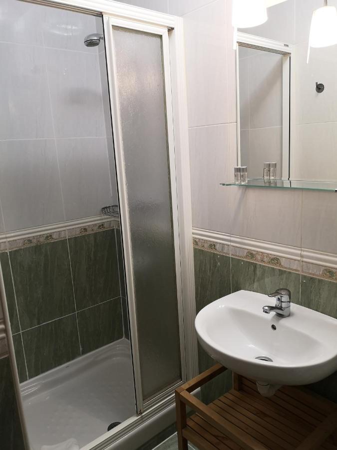 Hostal Carbonara A Coruna Bagian luar foto