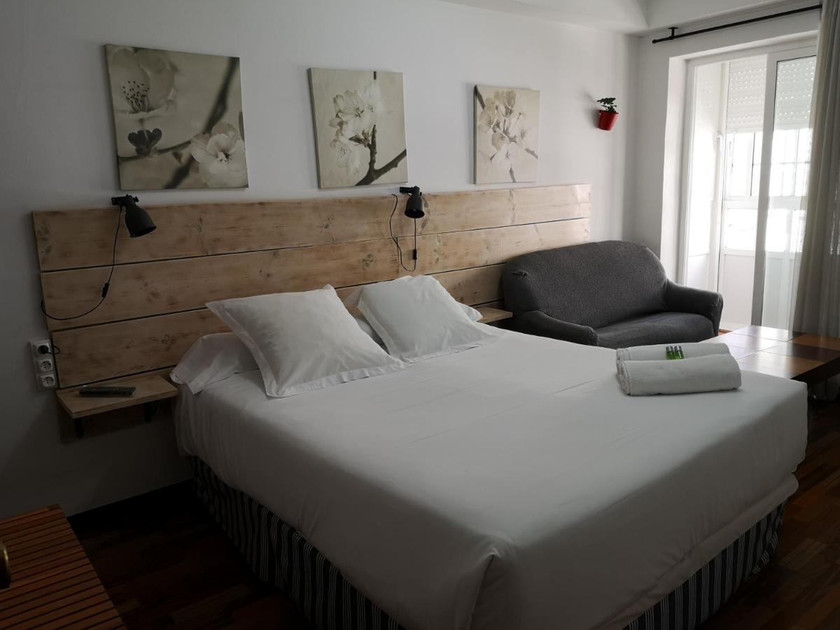 Hostal Carbonara A Coruna Bagian luar foto