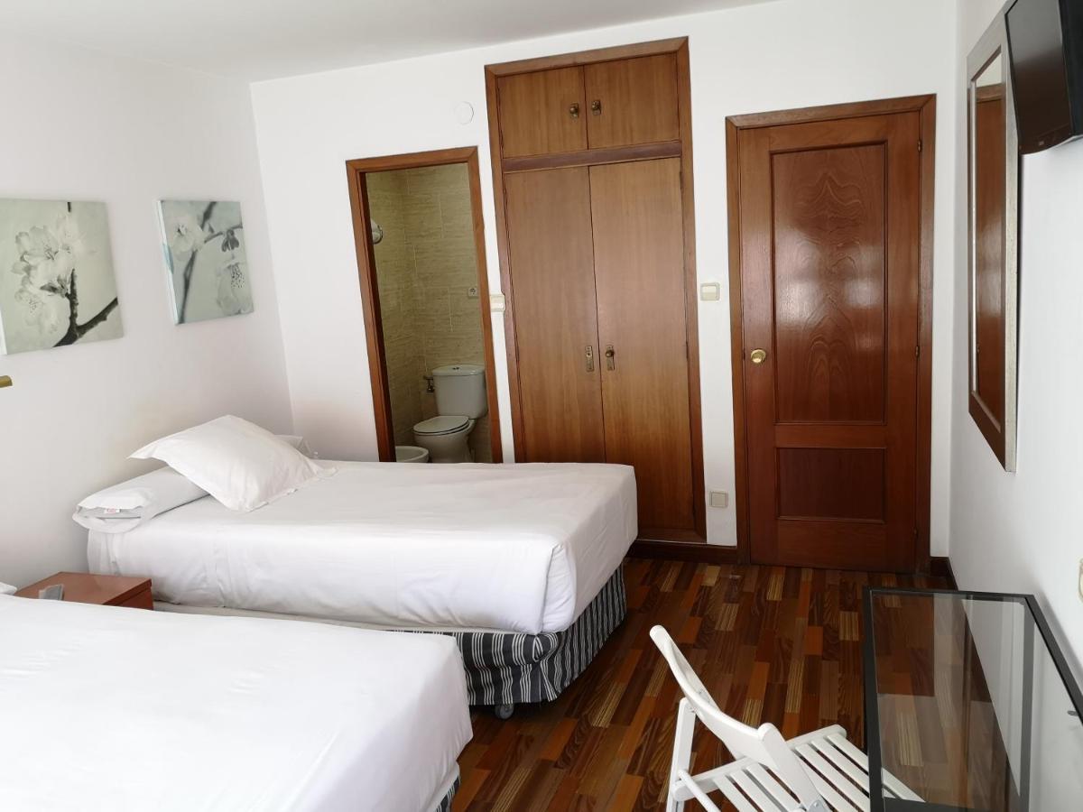 Hostal Carbonara A Coruna Bagian luar foto
