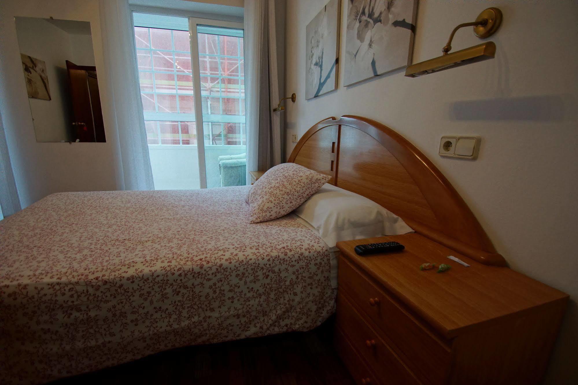 Hostal Carbonara A Coruna Bagian luar foto